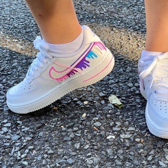 🌈🦋 Custom Nike’s!! 🦋🌈 - Picture 10 of 10